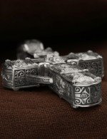 Крест из белого золота 585 пробы с эбеновым деревом