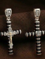Крест из серебра 925 пробы и золота 585 пробы с ониксом