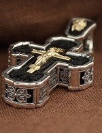 Крест из серебра 925 пробы и золота 585 пробы с эбеновым деревом