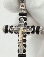 Крест из серебра 925 пробы и золота 585 пробы с ониксом