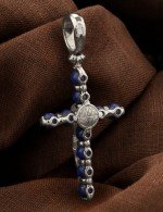 Крест из белого золота 585 пробы с лазуритом