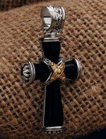 Крест из серебра 925 пробы и золота 750 пробы с ониксом и рубином