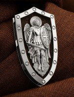 Образок из белого золота 585 пробы с эбеновым деревом
