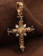 Крест из золота 585 пробы с жемчугом и ониксом