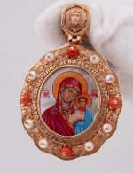 Образок из золота 585 пробы с эмалью, жемчугом, кораллом и перламутром