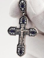 Крест из серебра 925 пробы с эмалью и сапфиром