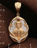 Образок из золота 585 пробы с бриллиантами и перламутром