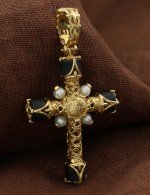 Крест из лимонного золота 585 пробы с жемчугом и ониксом