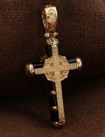Крест из золота 585 пробы с ониксом