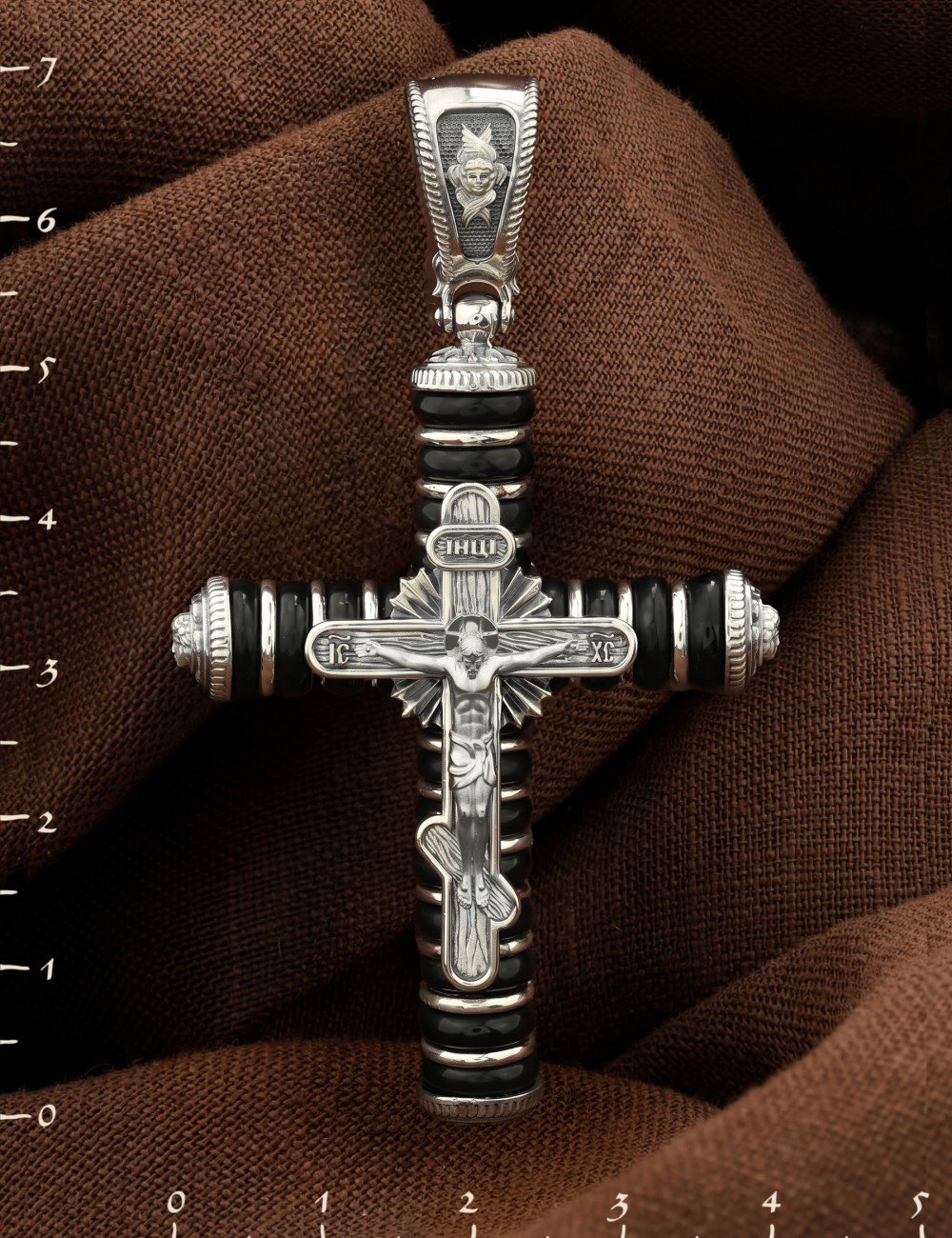 Крест из серебра 925 пробы с ониксом