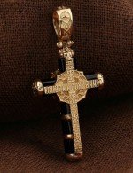 Крест из золота 585 пробы с ониксом
