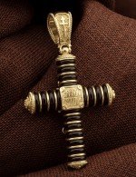 Крест из лимонного золота 585 пробы с ониксом