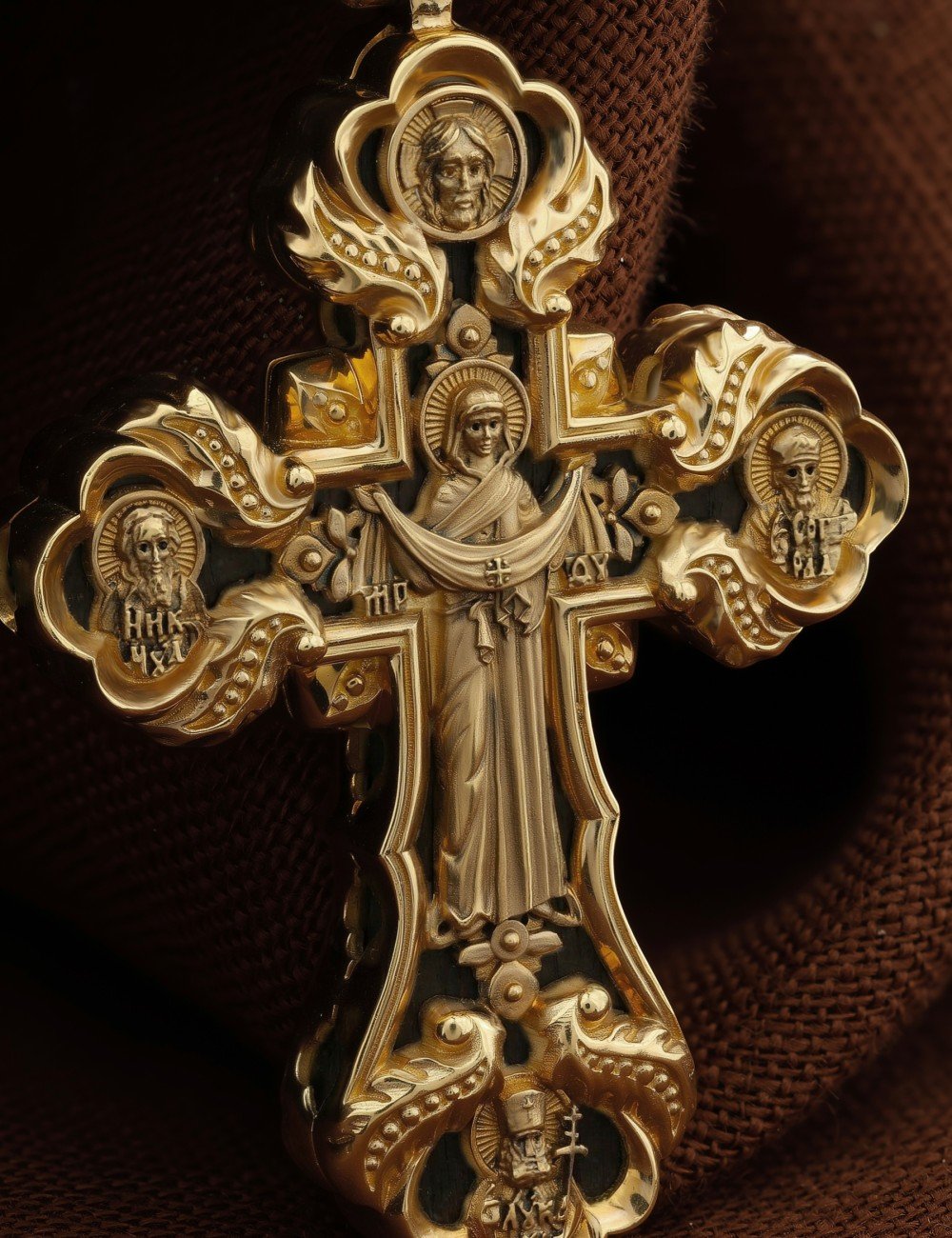 Крест из лимонного золота 585 пробы с эбеновым деревом