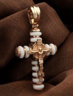 Крест из золота 585 пробы с кахолонгом