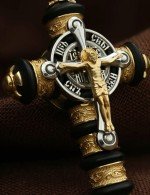 Крест из лимонного золота 585 пробы с ониксом