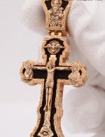 Крест из золота 585 пробы с эбеновым деревом