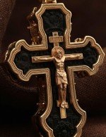 Крест из золота 585 пробы с эбеновым деревом