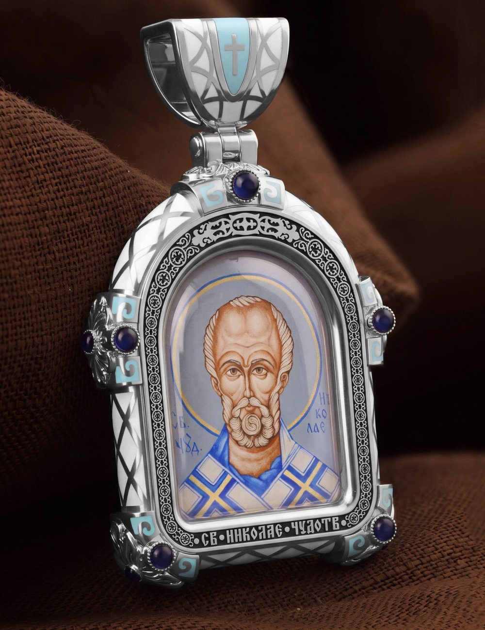 Образок из белого золота 585 пробы с эмалью и иконописью