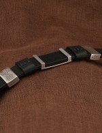 Браслет кожаный с серебром 925 пробы и золотом