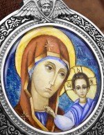Образок из белого золота 585 пробы с эмалью и иконописью
