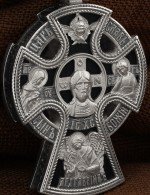 Крест из белого золота 585 пробы с эбеновым деревом