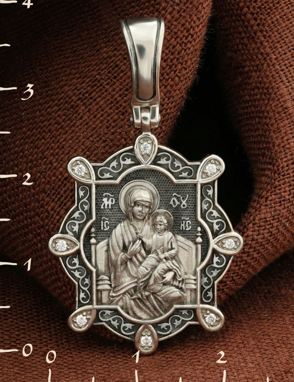 Образок из белого золота 585 пробы с бриллиантами