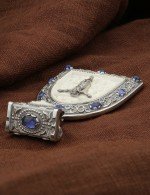 Образок из белого золота 585 пробы с эмалью, сапфиром и бивнем мамонта